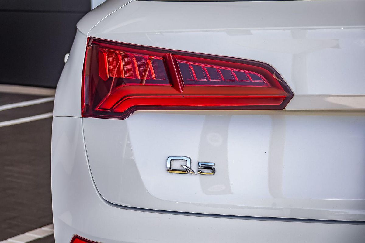 2019 Audi Q5 45 TFSI sport Black Edition FY