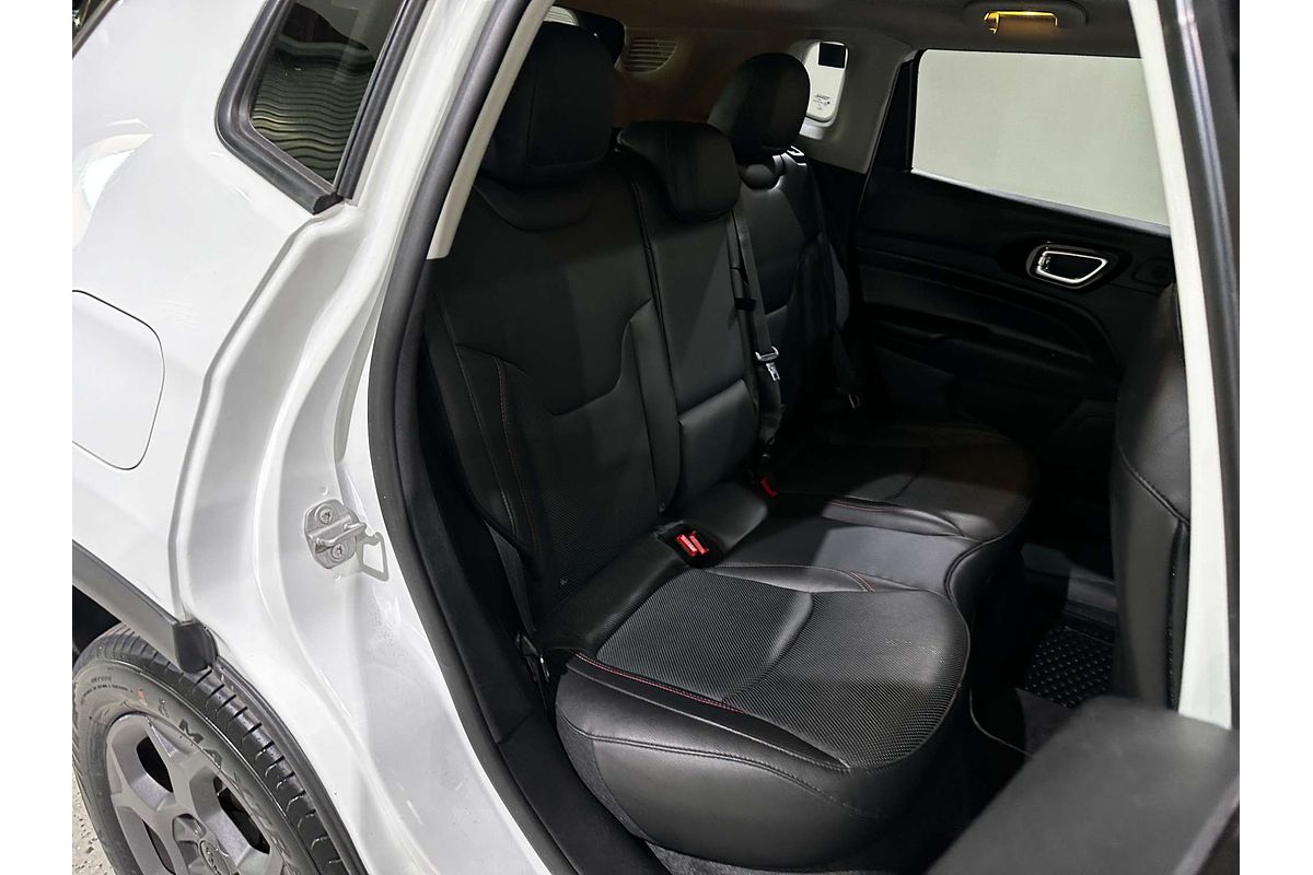 2021 Jeep Compass Trailhawk M6