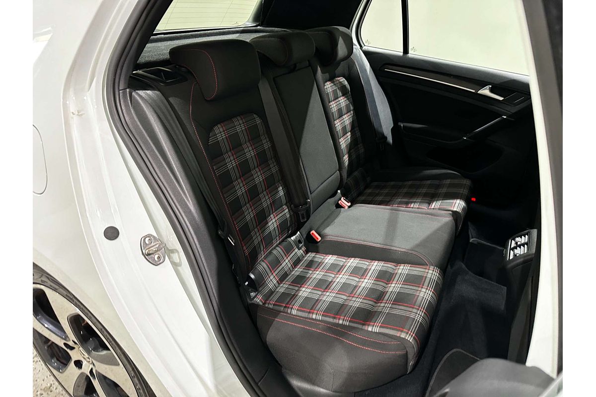 2016 Volkswagen Golf GTI 7