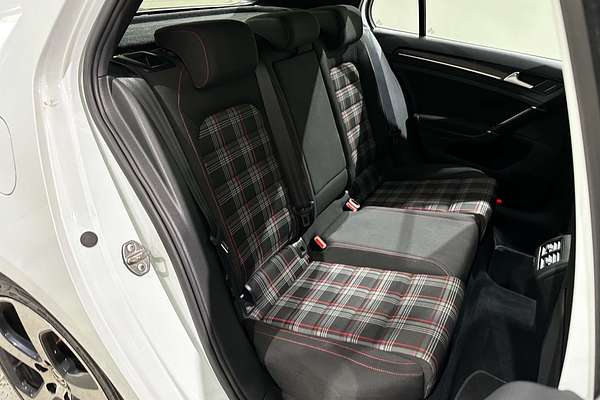 2016 Volkswagen Golf GTI 7