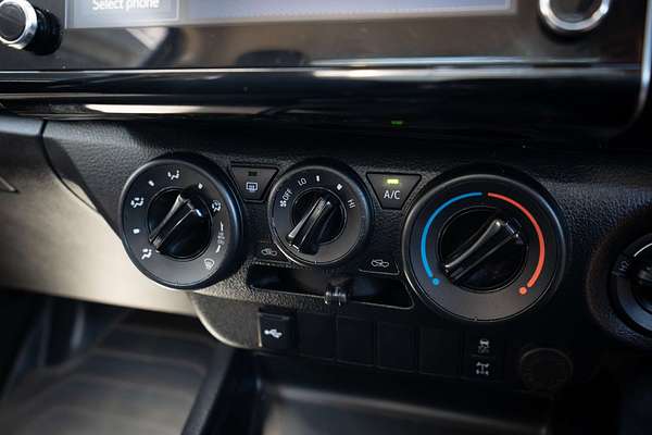 2023 Toyota Hilux SR GUN126R 4X4