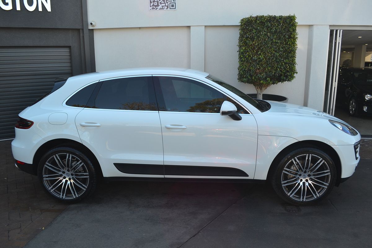 2016 Porsche Macan S 95B