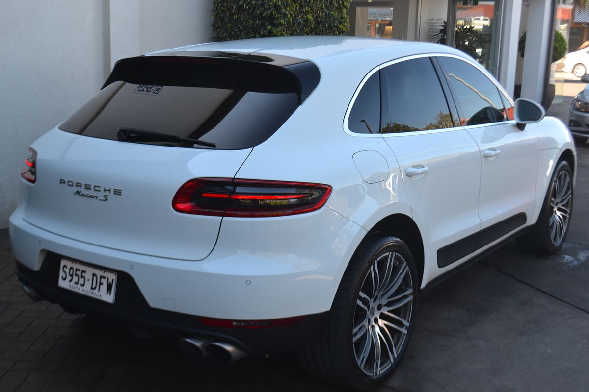 2016 Porsche Macan S 95B