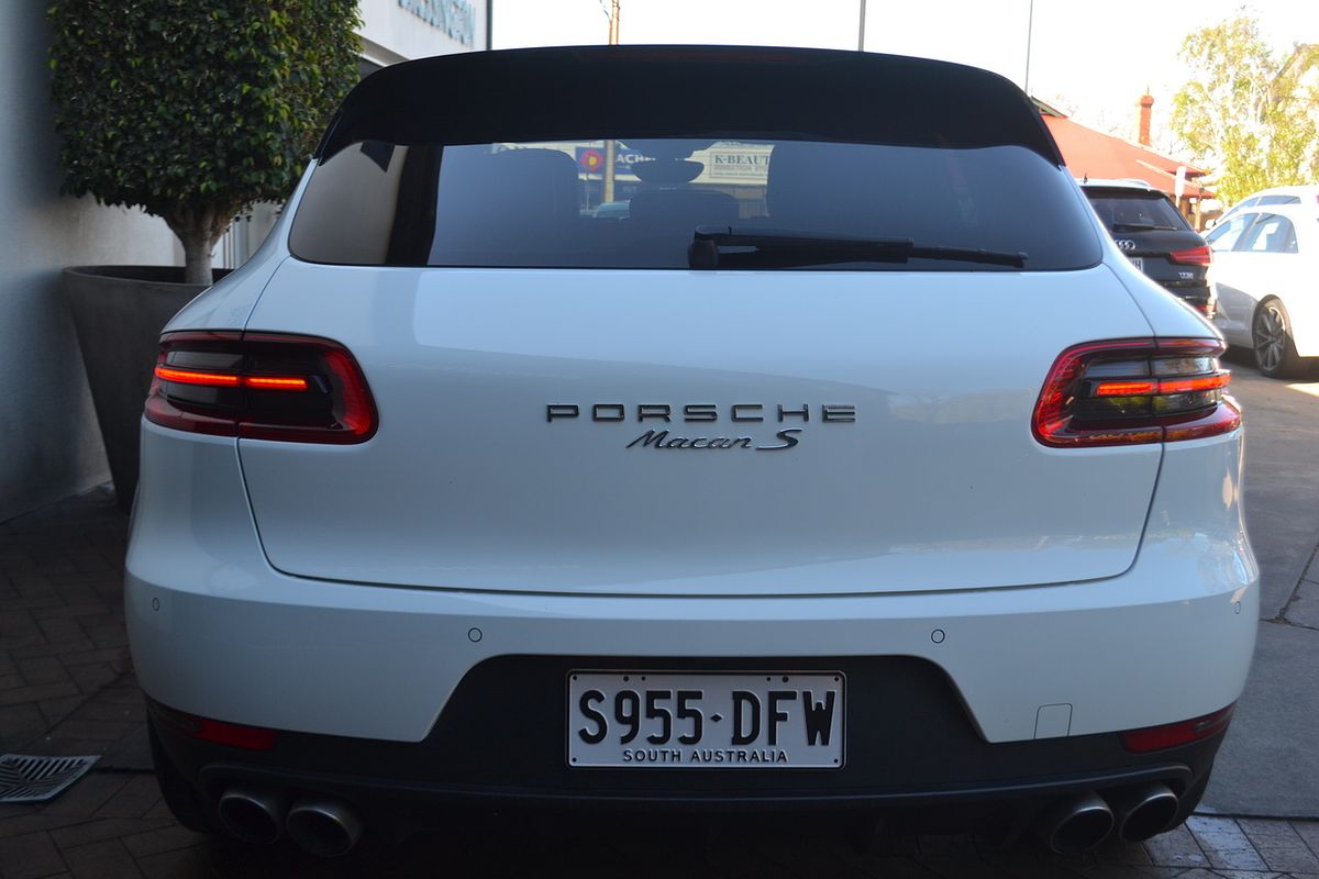2016 Porsche Macan S 95B