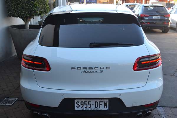2016 Porsche Macan S 95B