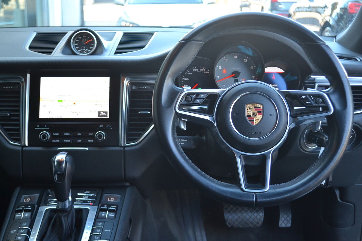 2016 Porsche Macan S 95B