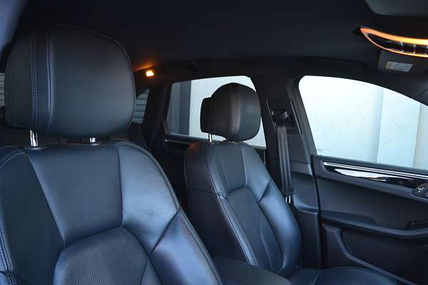 2016 Porsche Macan S 95B