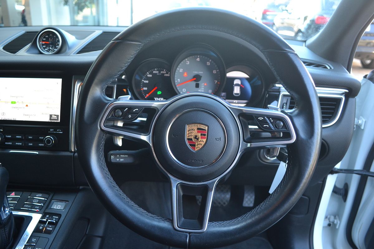 2016 Porsche Macan S 95B