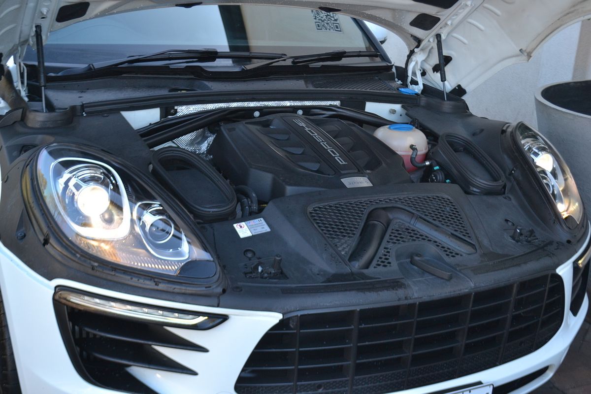 2016 Porsche Macan S 95B