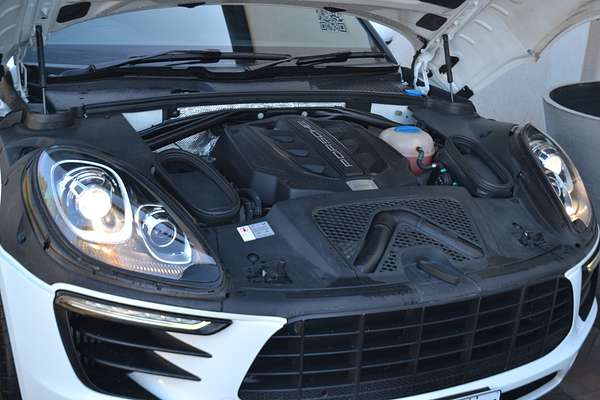2016 Porsche Macan S 95B