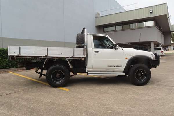 2006 Nissan Patrol DX GU II 4X4