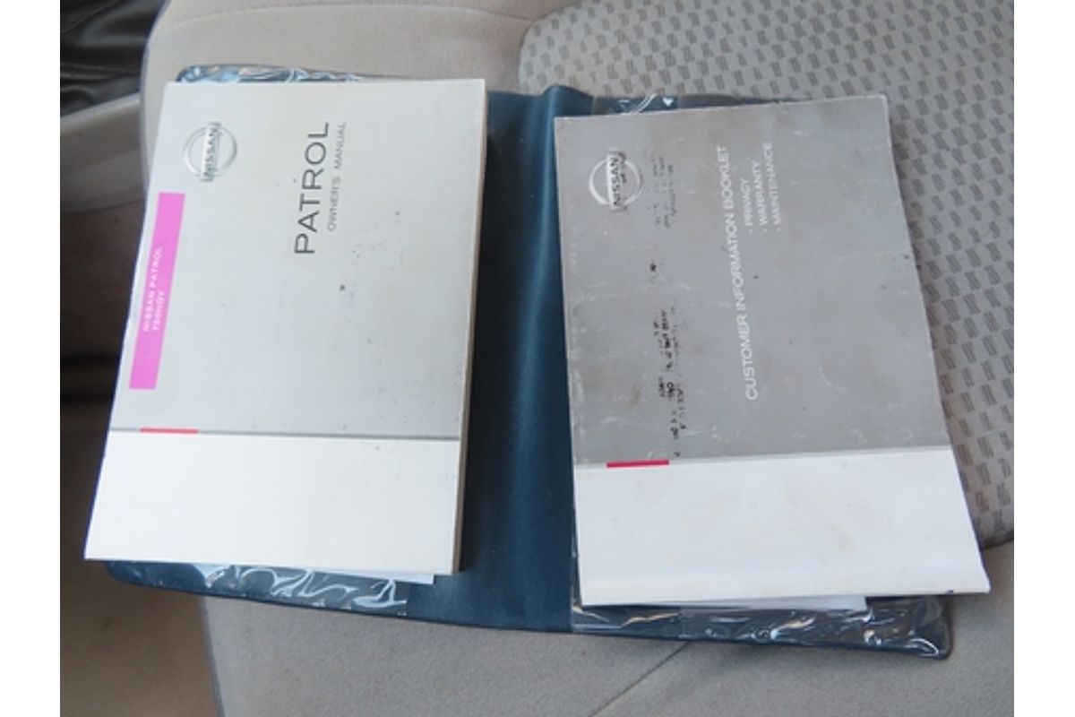 2004 Nissan Patrol ST GU III