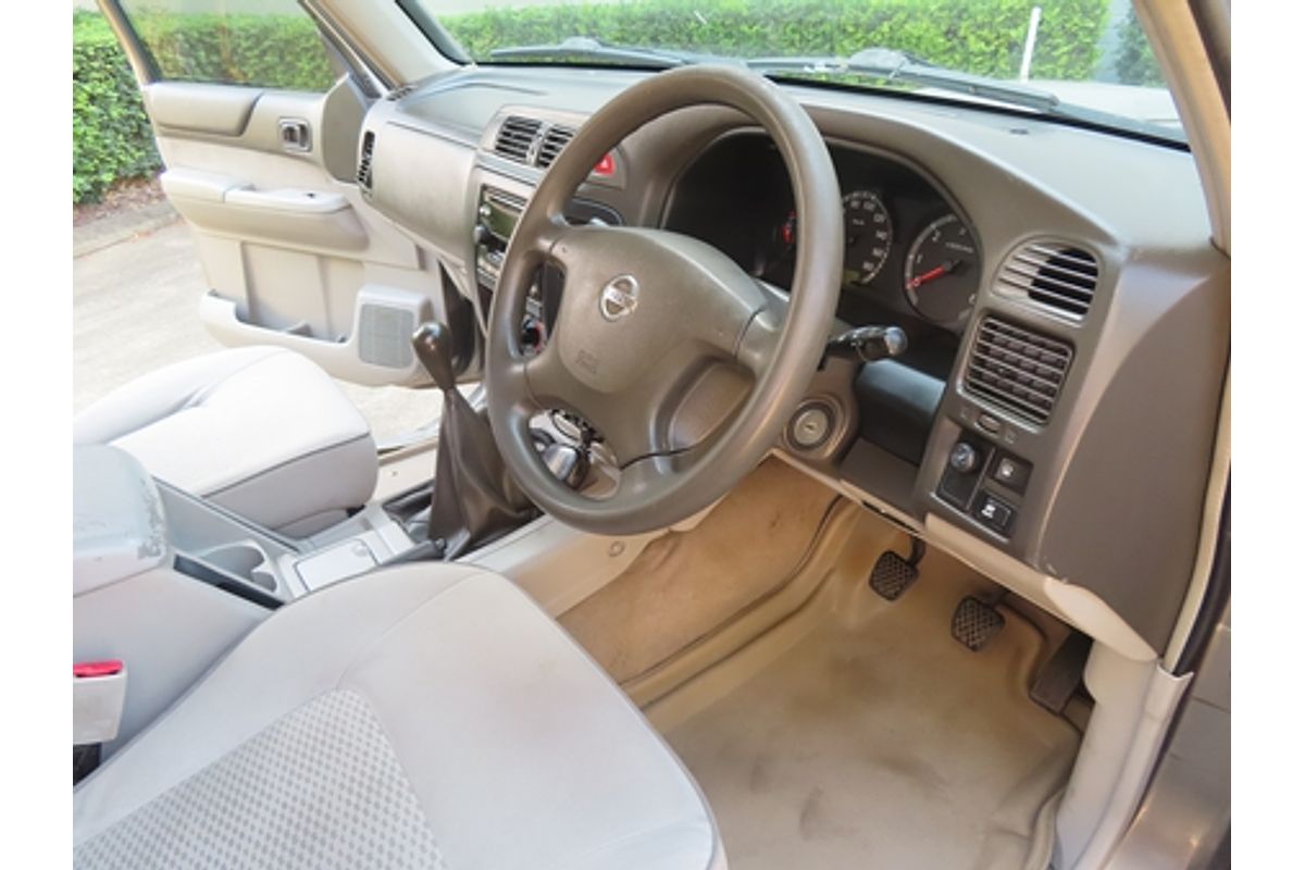 2004 Nissan Patrol ST GU III
