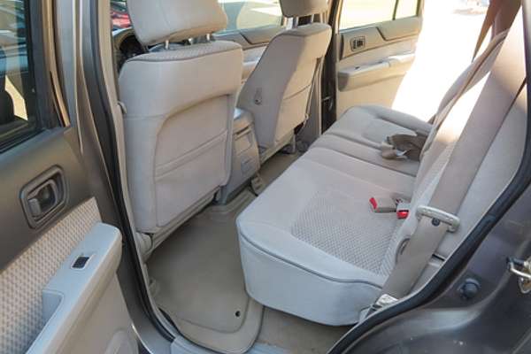 2004 Nissan Patrol ST GU III