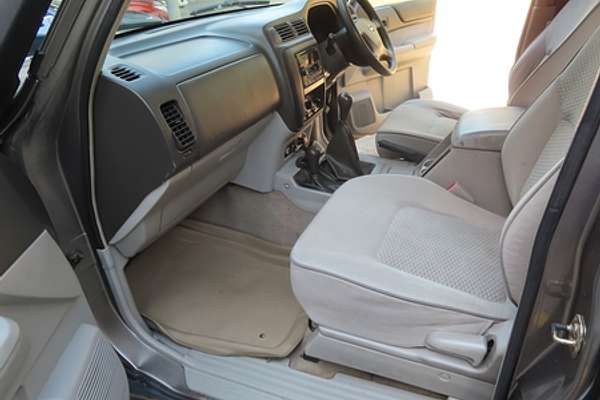 2004 Nissan Patrol ST GU III