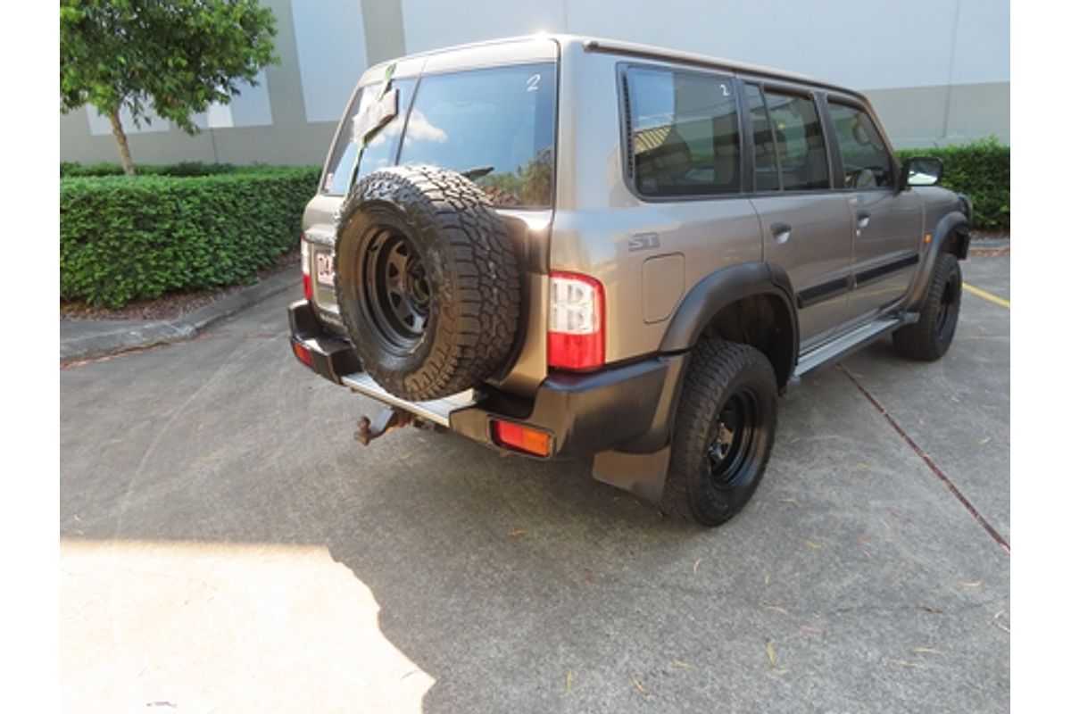 2004 Nissan Patrol ST GU III