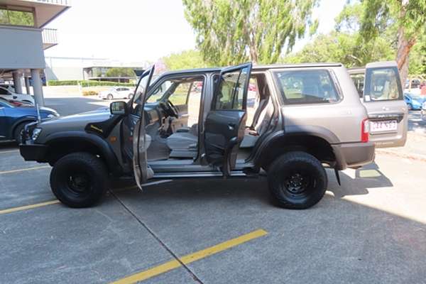 2004 Nissan Patrol ST GU III