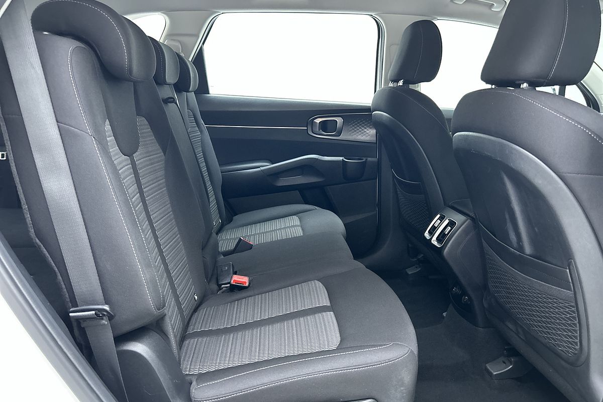 2023 Kia Sorento S MQ4