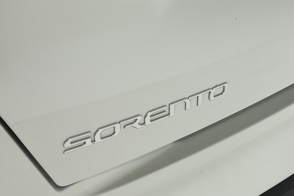 2023 Kia Sorento S MQ4