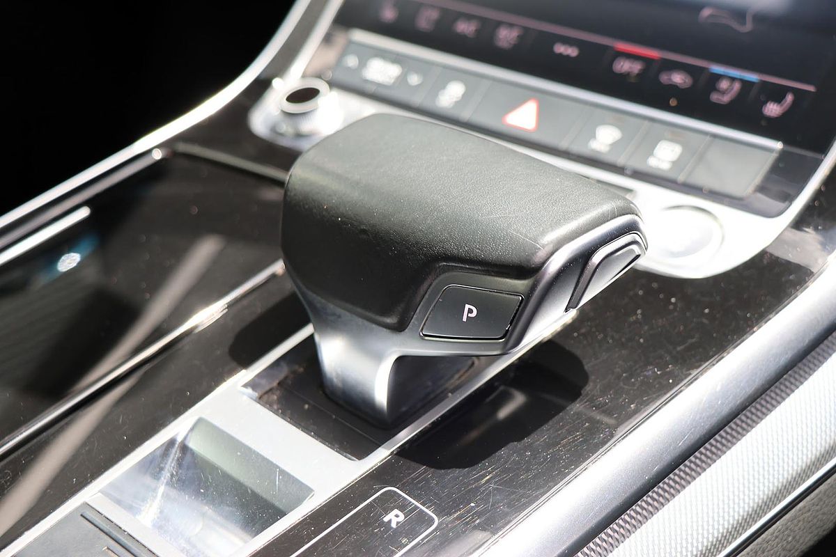 2019 Audi Q8 55 TFSI F1