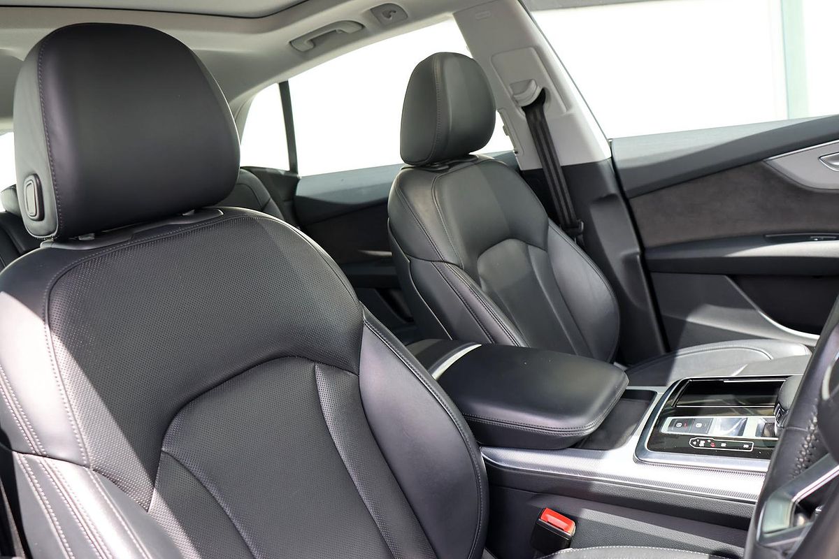 2019 Audi Q8 55 TFSI F1