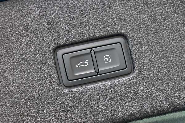 2019 Audi Q8 55 TFSI F1