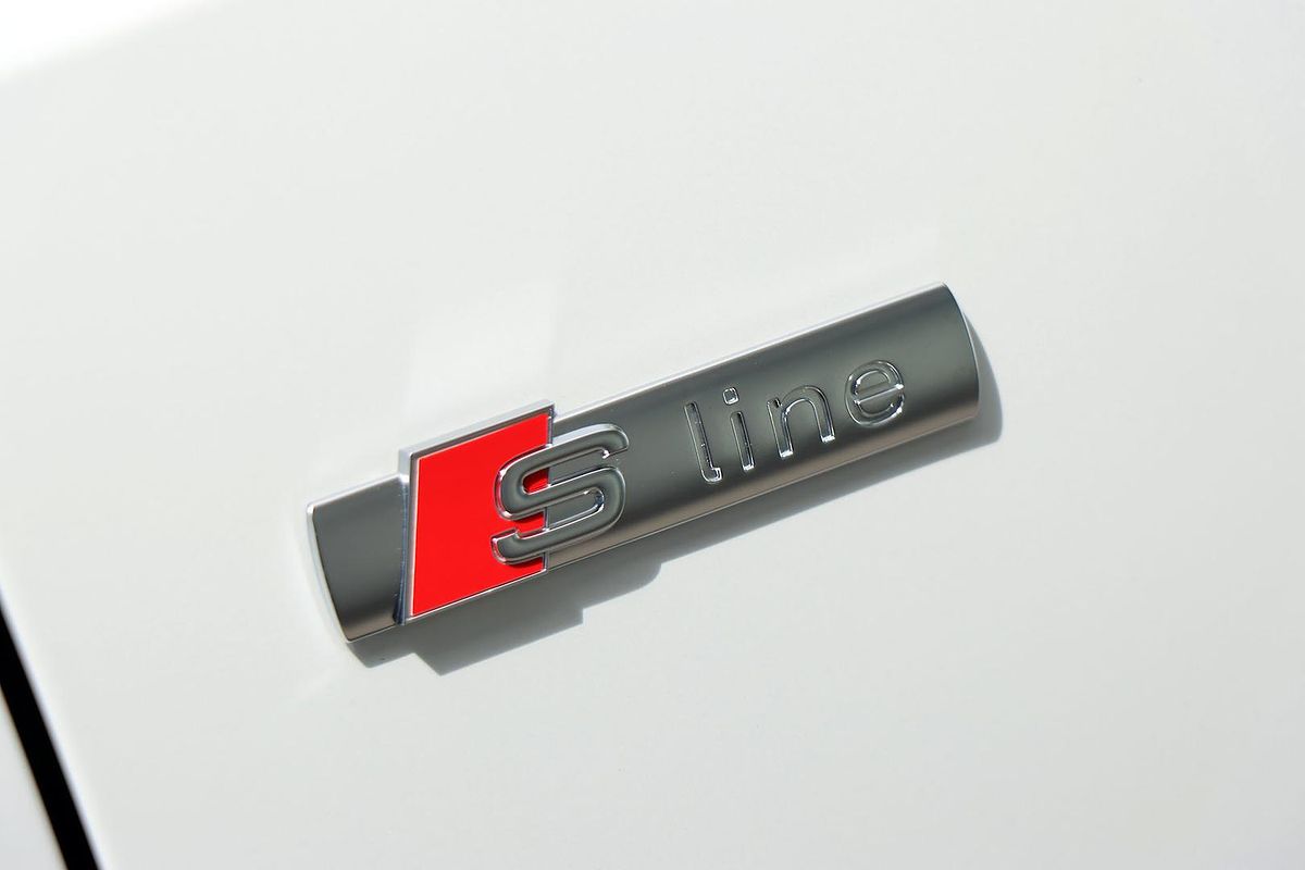 2025 Audi Q3 35 TFSI S line edition F3