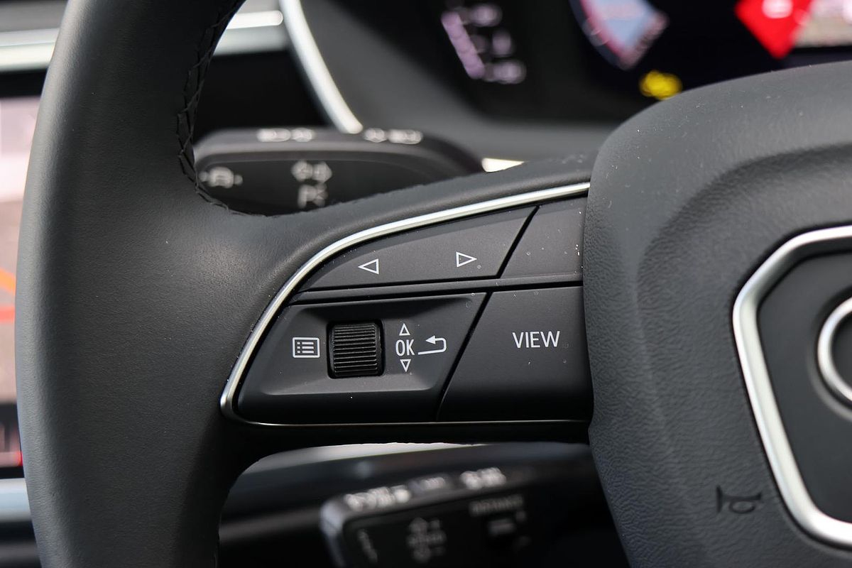 2025 Audi Q3 35 TFSI S line edition F3