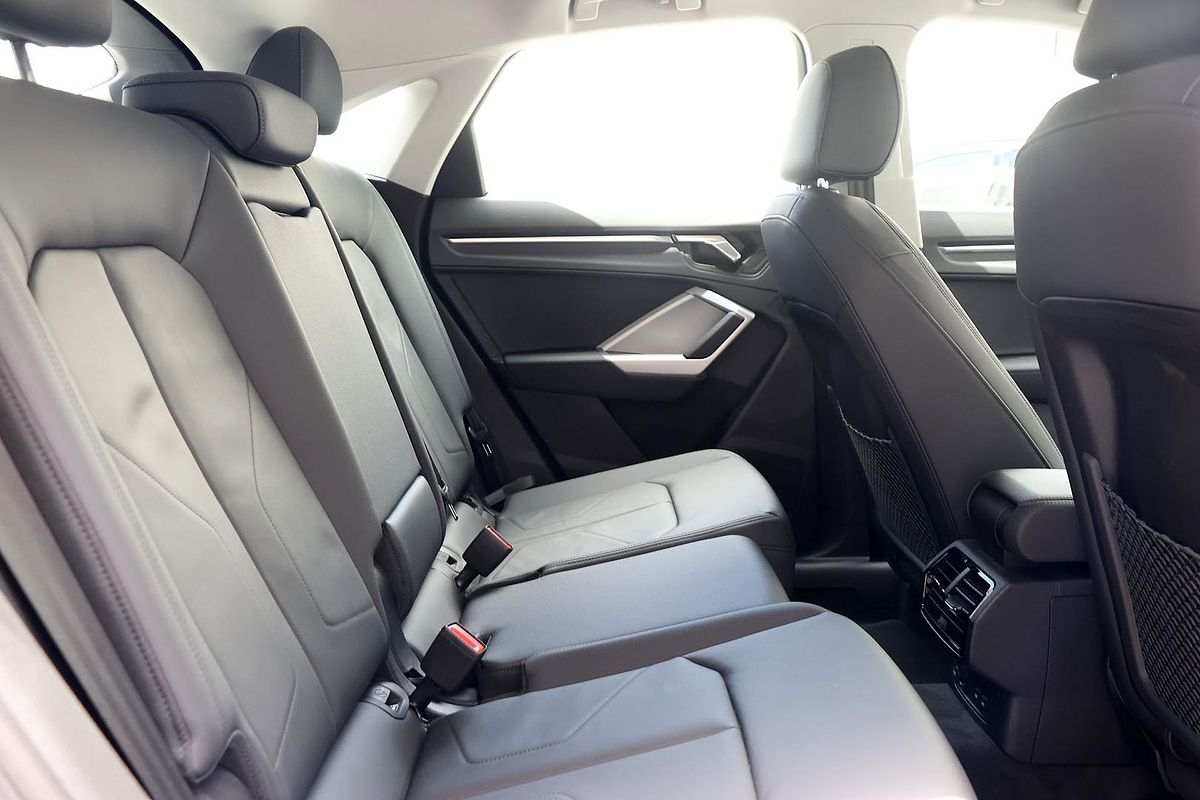 2025 Audi Q3 35 TFSI S line edition F3