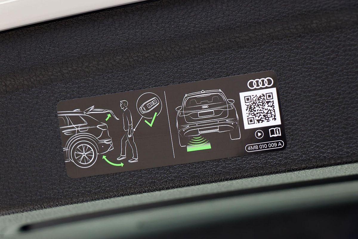 2025 Audi Q3 35 TFSI S line edition F3