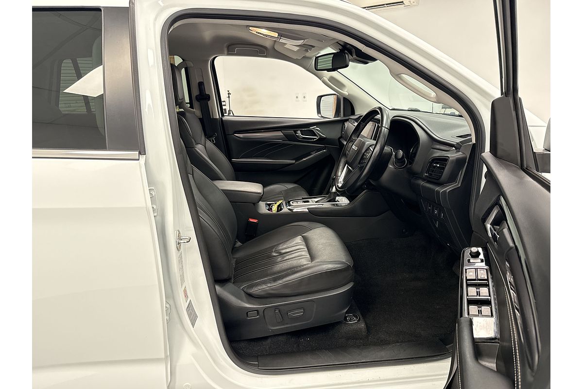 2021 Isuzu MU-X LS-T