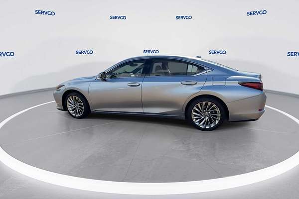 2022 Lexus ES Luxury