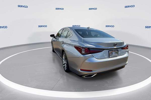 2022 Lexus ES Luxury