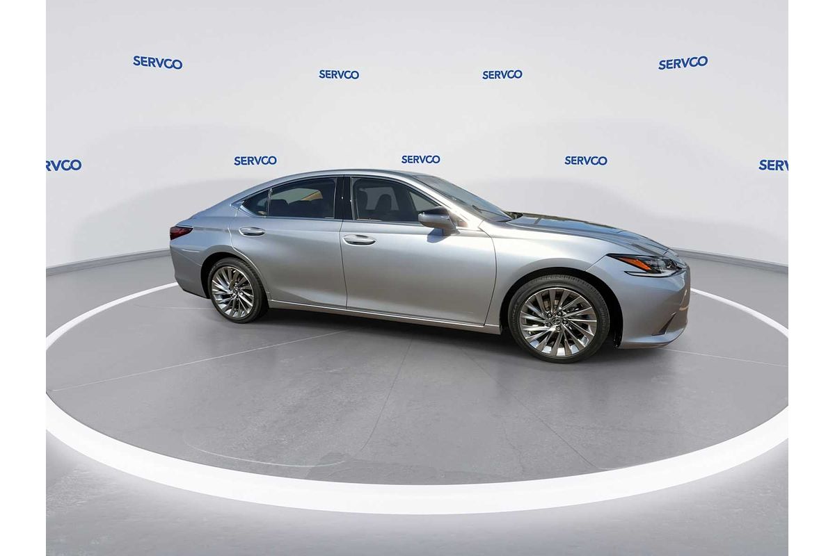 2022 Lexus ES Luxury