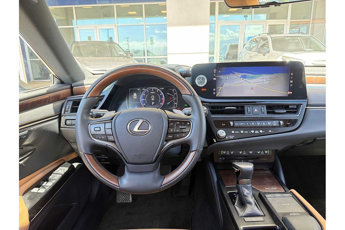 2022 Lexus ES Luxury