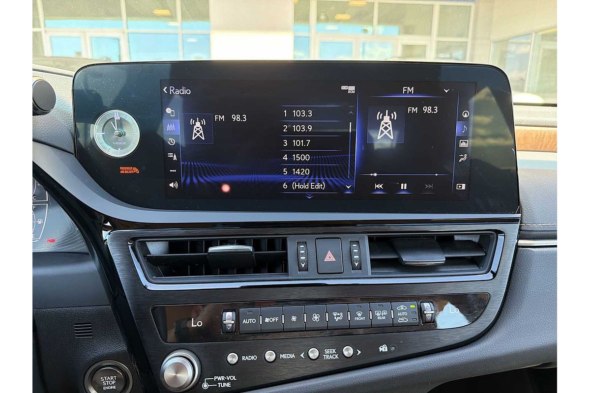 2022 Lexus ES Luxury