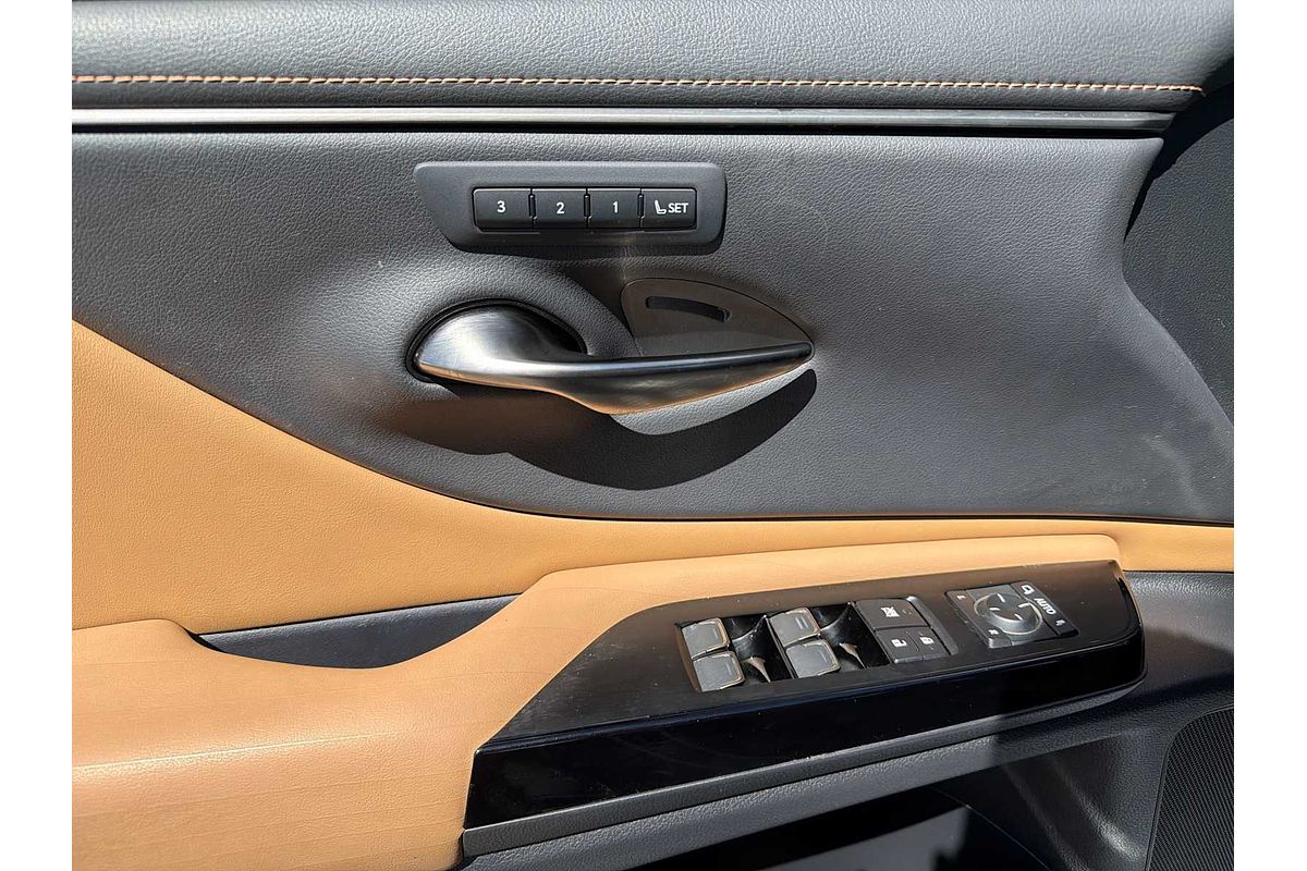 2022 Lexus ES Luxury