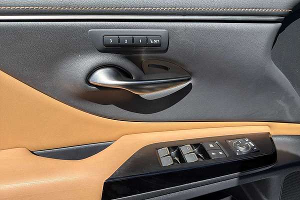 2022 Lexus ES Luxury