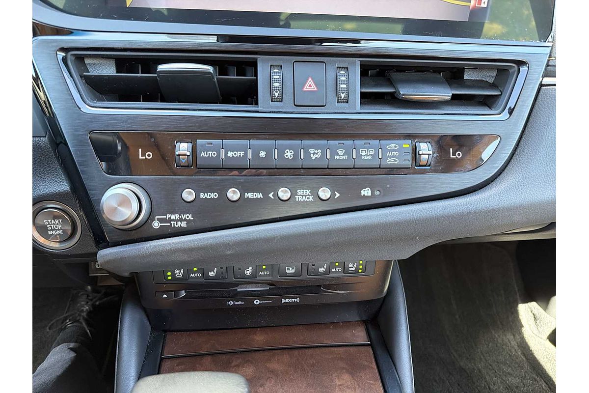 2022 Lexus ES Luxury