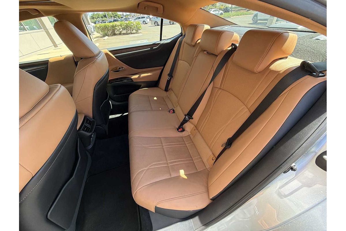 2022 Lexus ES Luxury