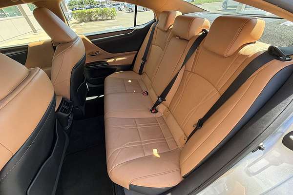 2022 Lexus ES Luxury