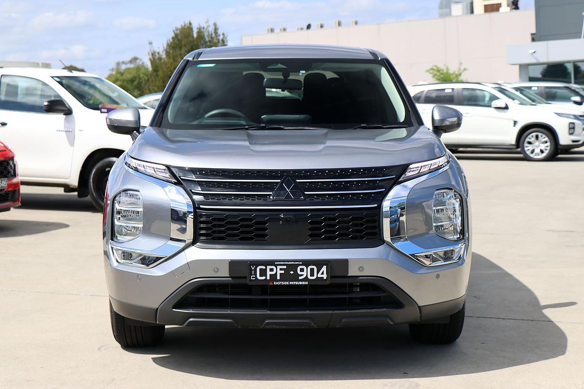 2023 Mitsubishi Outlander ES ZM