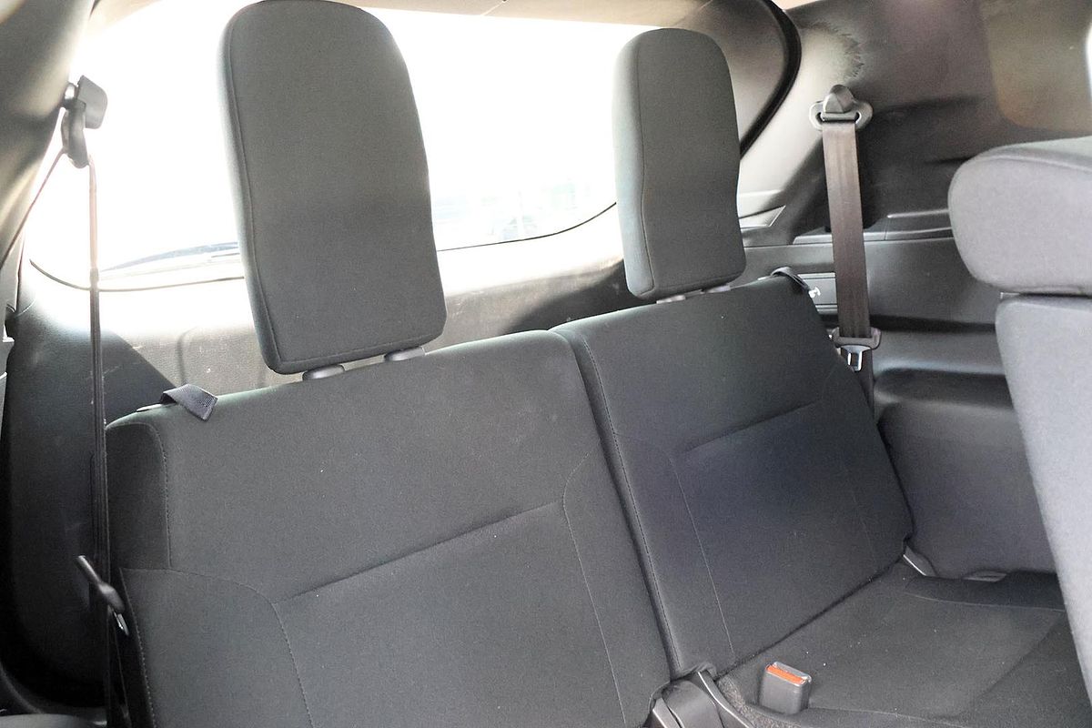 2023 Mitsubishi Outlander ES ZM