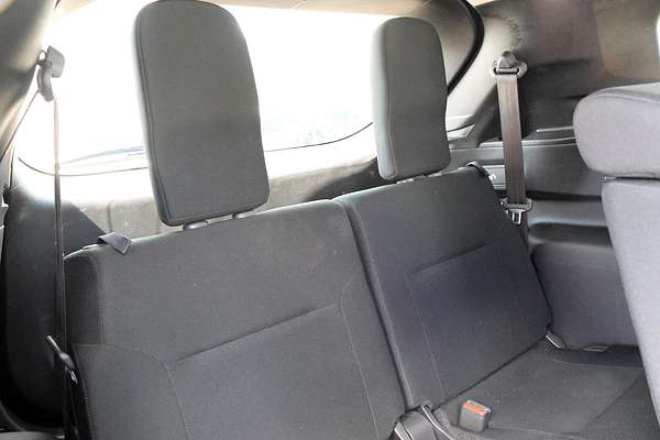 2023 Mitsubishi Outlander ES ZM