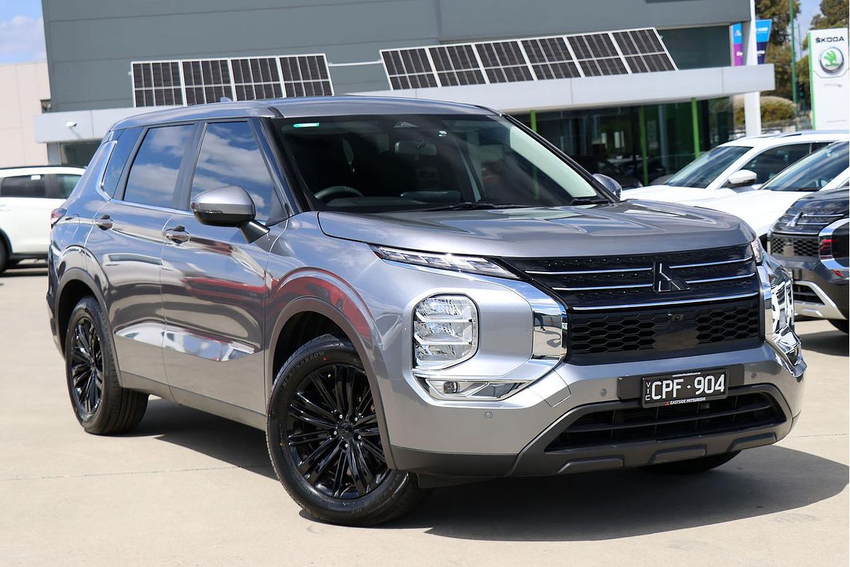 2023 Mitsubishi Outlander ES ZM