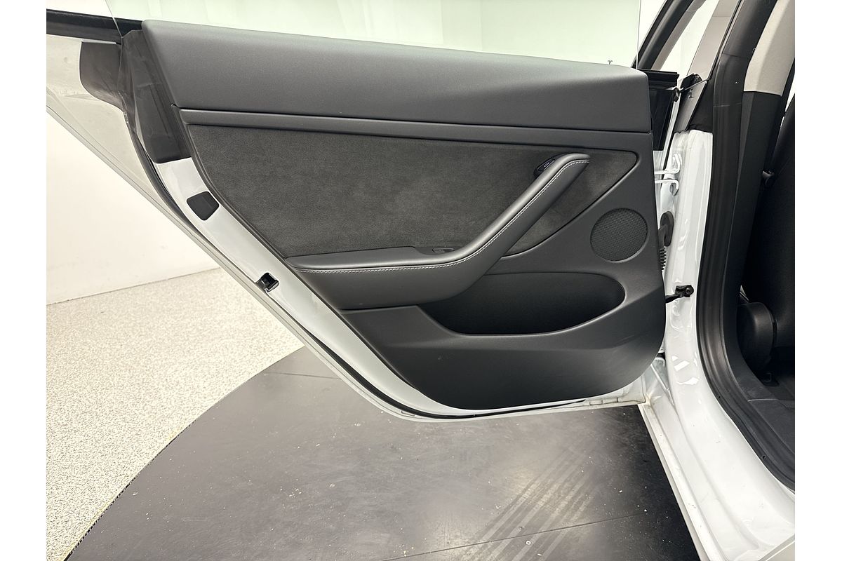 2022 Tesla Model 3 Rear-Wheel Drive