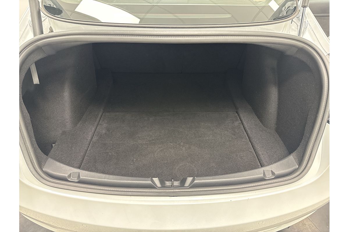 2022 Tesla Model 3 Rear-Wheel Drive