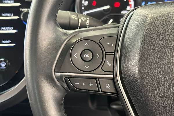 2019 Toyota Camry SX GSV70R