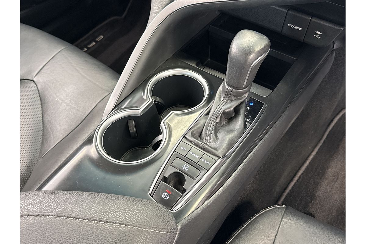 2019 Toyota Camry SX GSV70R