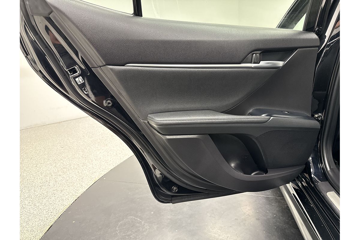 2019 Toyota Camry SX GSV70R